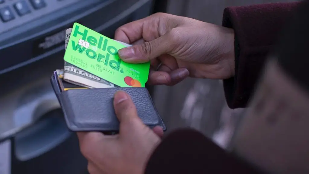 TransferWise lleva la tarjeta de débito en moneda internacional con tarifa cero a Nueva Zelanda