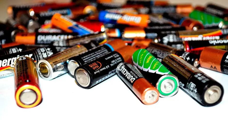 Por qué nunca deberías comprar baterías en las tiendas de a dólar